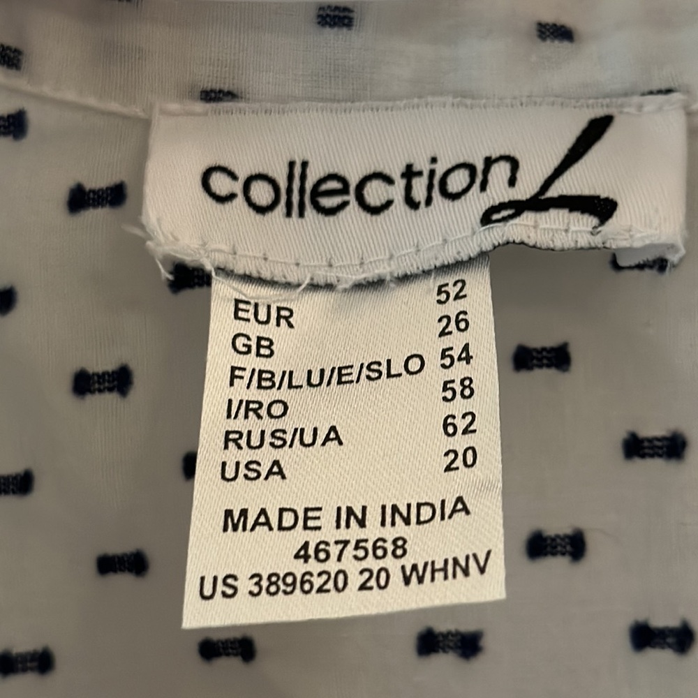 NWOT Collection L Button Top - Picture 9 of 10